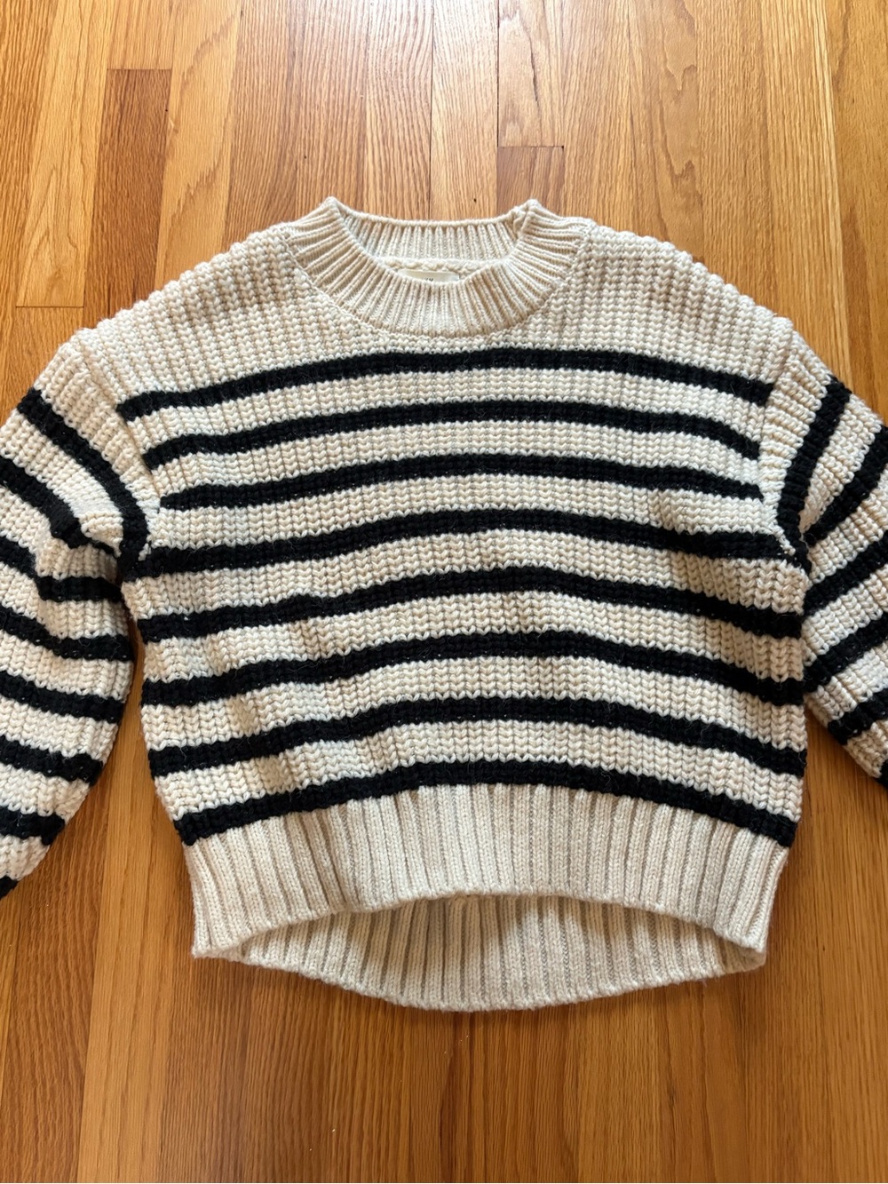 H&M Sweater - Picture 2 of 5